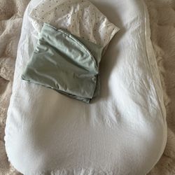 Newborn Lounger