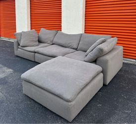 Nixon Cloud 4-Piece + Ottoman