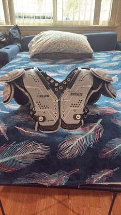 Schutt XV Flux Football Shoulder Pads