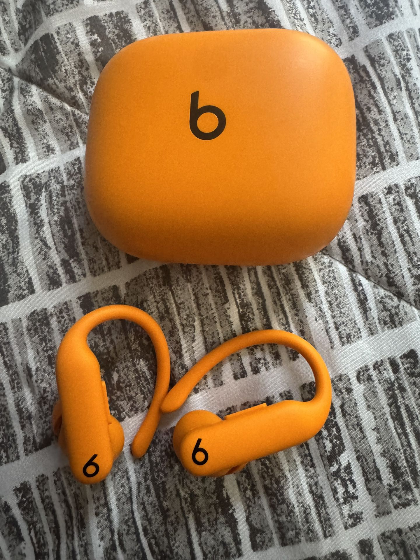 Beats Earbuds - Electric Orange