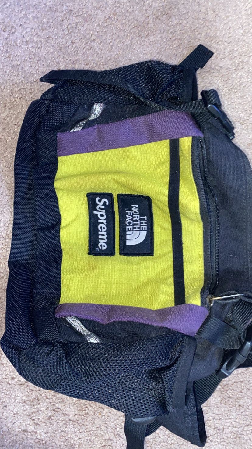 Supreme The North Face Expedition Waist Bag