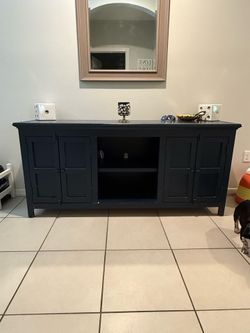 Console / cabinet
