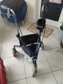 Drive Medical 3-Wheel Rollator Walker