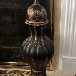 Stunning Elegant Decorative Vase