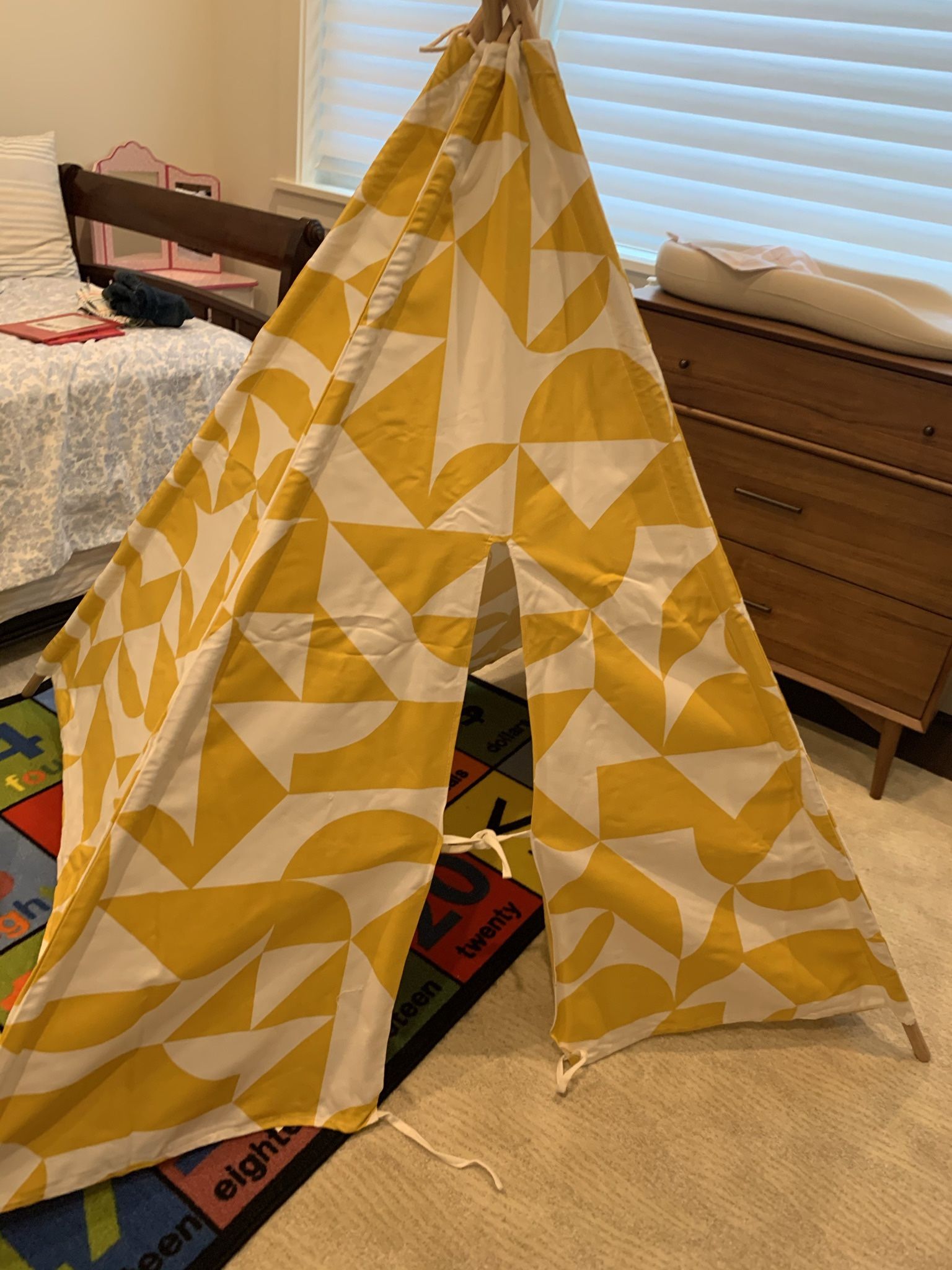 Crate And Barrel Kids Yellow And White Teepee 