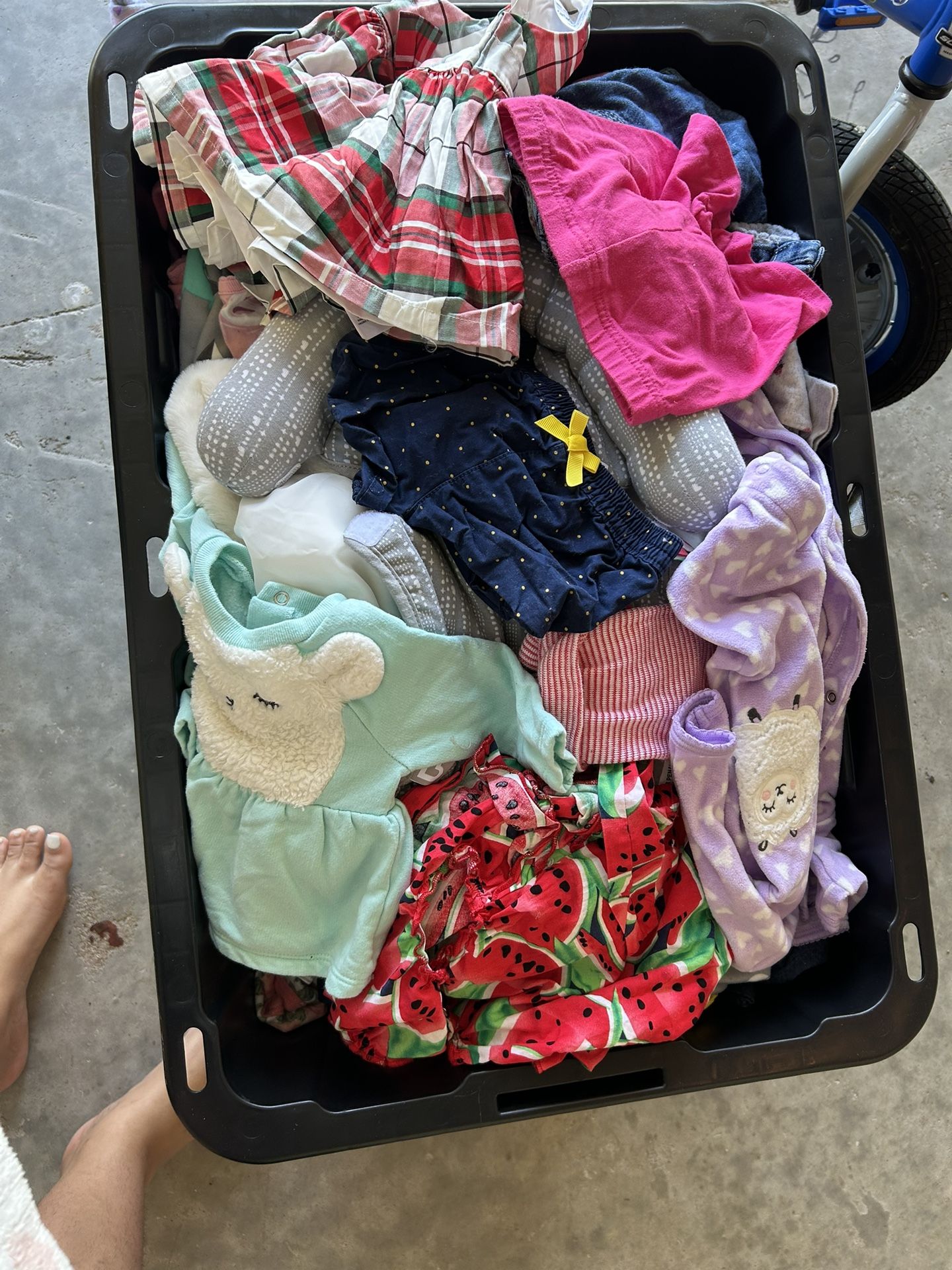 Baby Girl Clothes 0-18 And  Baby Swing 