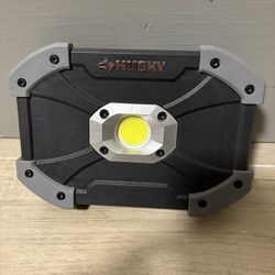 Husky 700 Lumen Utility Light
