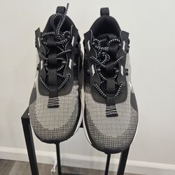 Nike Air Max 2021 black/grey – Size 8 – Lightly used