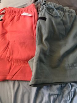 Essentials fear of god , only sage green left all coral sold out. Size XXL