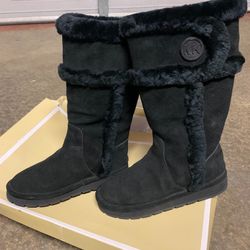 MK BOOT FOR WOMEN SIZE 5