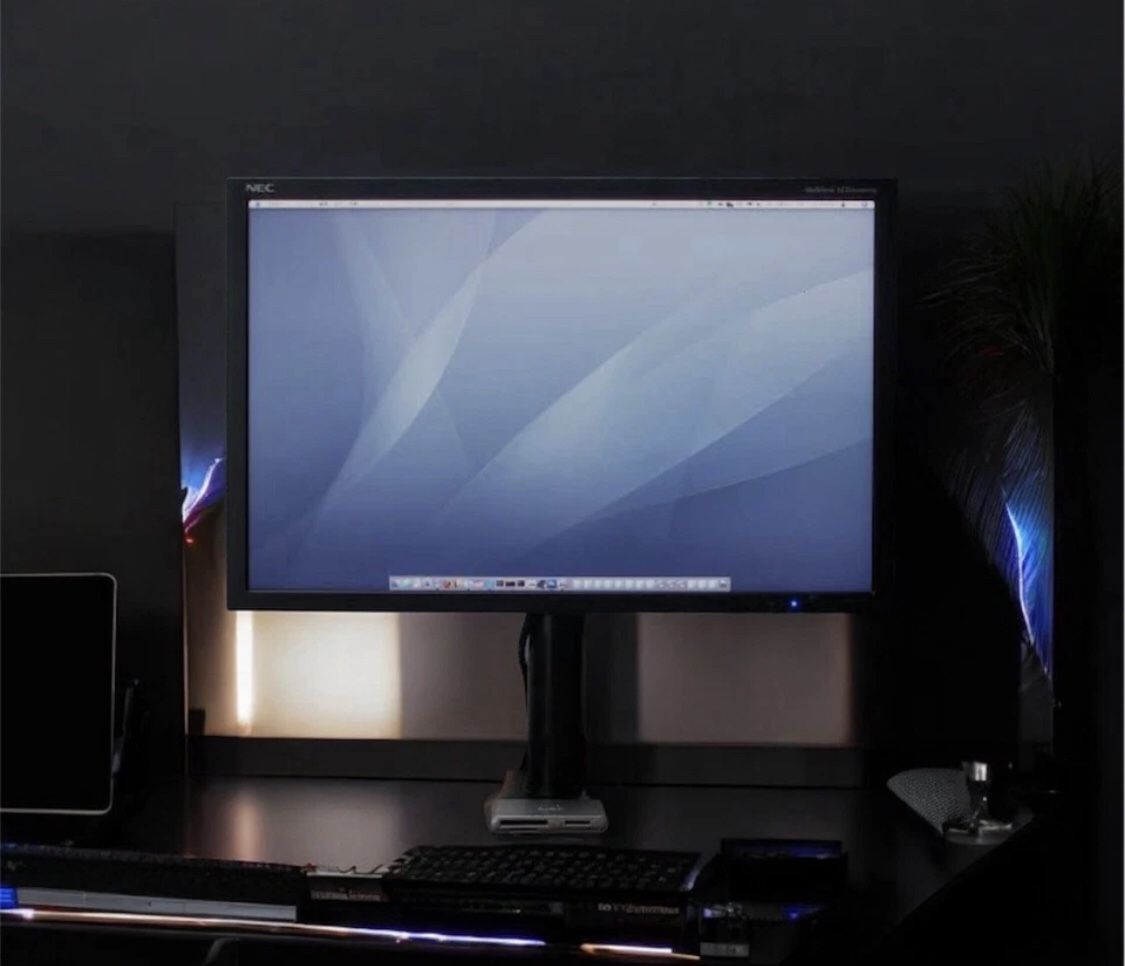 NEC MultiSync LCD2690WUXI 26” Widescreen IPS Monitor – Excellent Display Quality