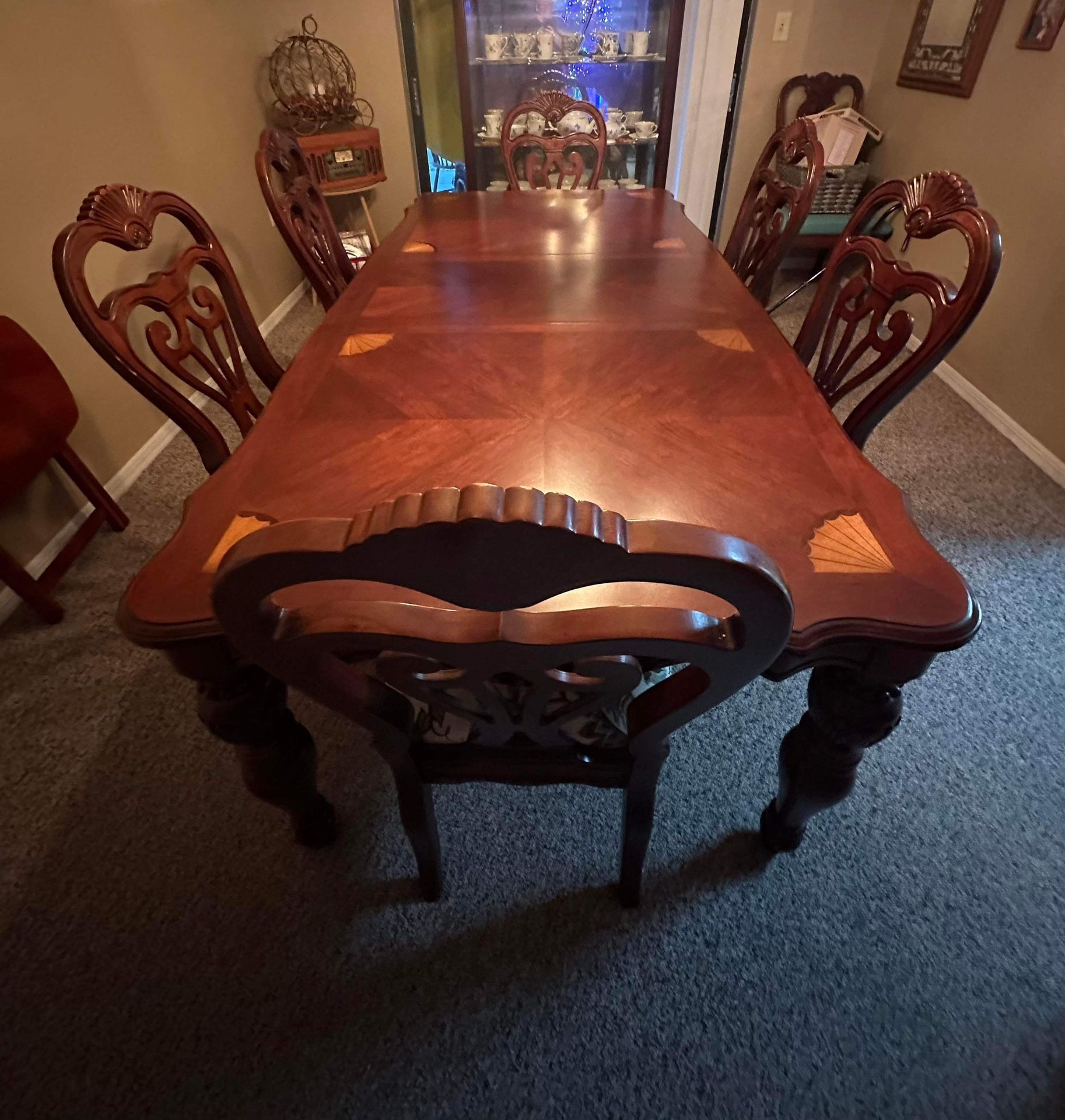 Kitchen Table With Leaf And 6 Chairs And Custom Made Protector On It. 