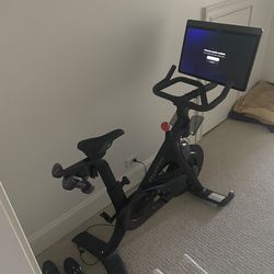 2021 peloton barely used