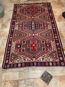 Handmade Rug From Iran 6ft By 4ft Silk And Wool Material