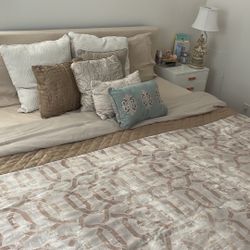 King Bed Frame With Hybrid Mattress. (like New)