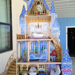 Cinderella Castle for 11inch Dolls, Queen Creek Area