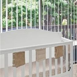 BABY / TODDLER CRIB WITH MATTRESS