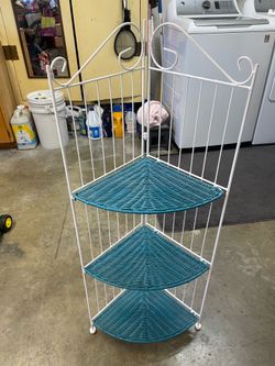 Corner wicker shelf unit