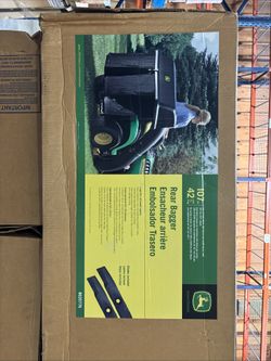John Deere Rear Bagger. BG20776