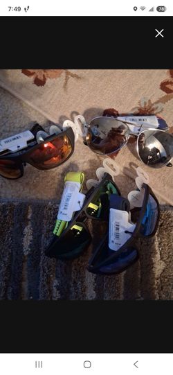 Foster Grant Polorized Sunglasses With Neck Strap.