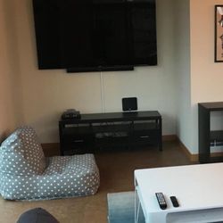 75" Costco Samsung TV, 2016. Works Well, Free!