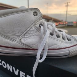 CONVERSE 9,1/2 LEATHER  LIKE NEW ESPECIAL.EDITION