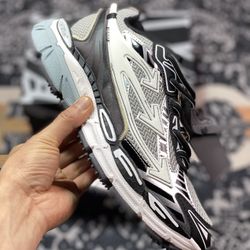 Off-White™ Be Right Back Sneaker BRB 7