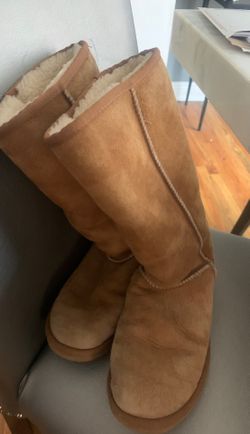 Ugg tan boots size 8W