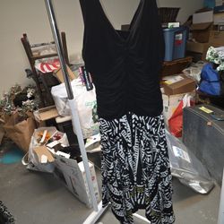 Size 12 WOMENS DRESS