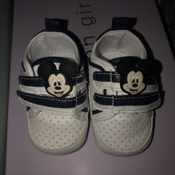 Baby Clothes / Shoes 