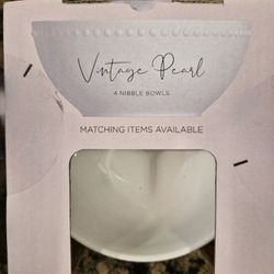 Vintage Pearl Nibble Bowl And Pasta Bowl