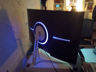 CURVED SCREEN MONITOR