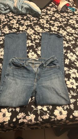 Levi’s darkish blue pant