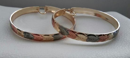 **NEW** Spanish Tri-Tone Gold Plated Hoops