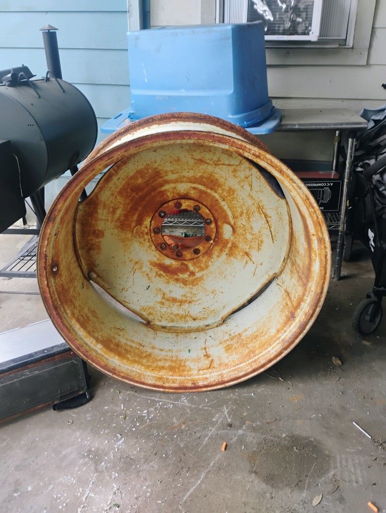 Big Tractor Rim For Disco Or Barbecue Pit