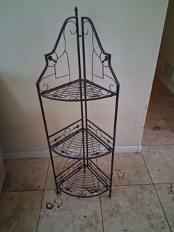Wrought Iron 3-Tier Corner Shelf