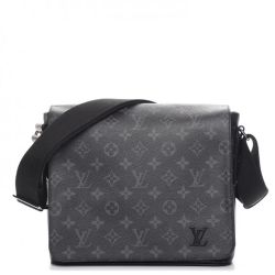 LOUIS VUITTON MESSENGER DISTRICT BAG
