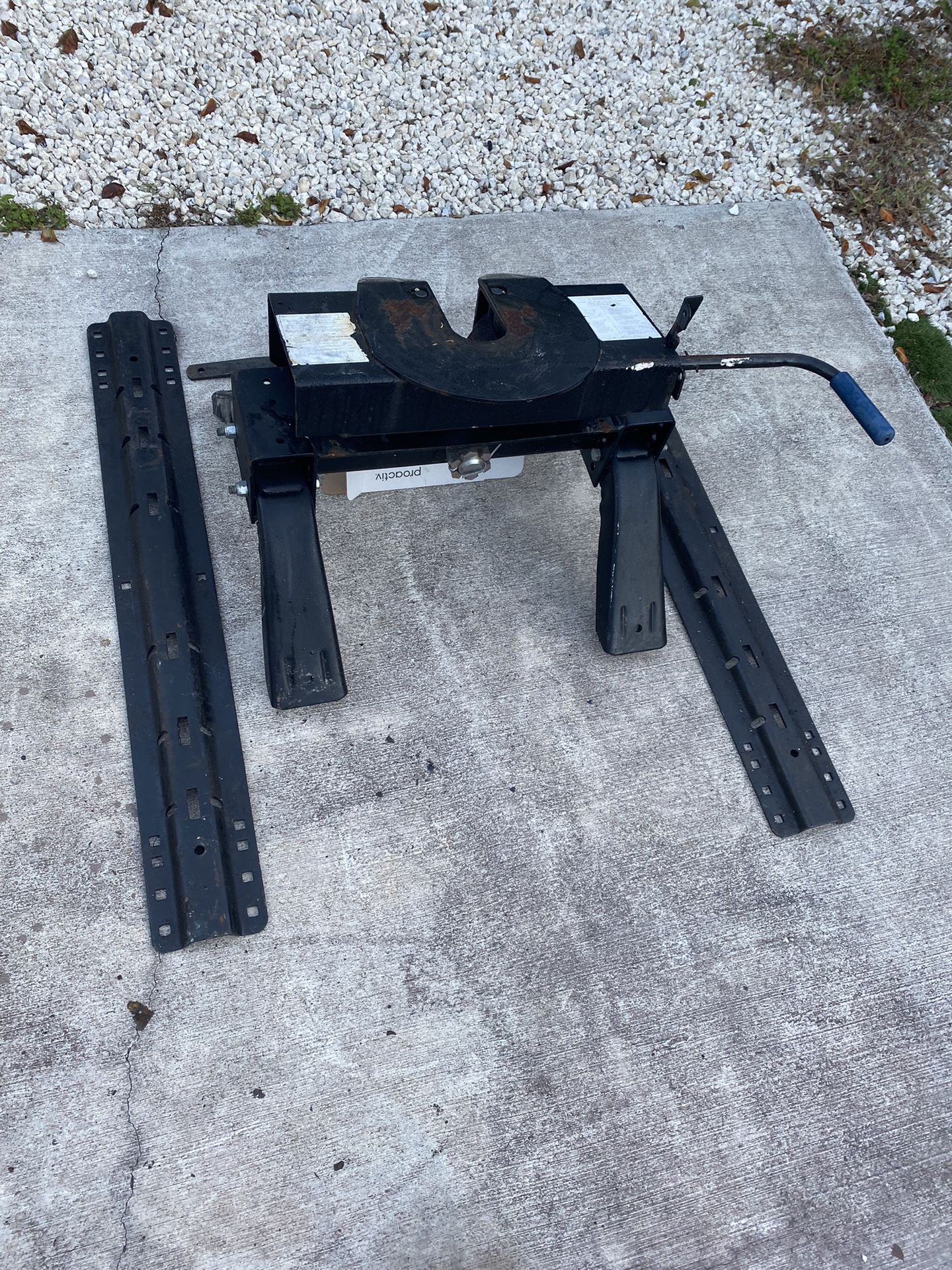 5th Wheel Hitch W/ Side2side Tilt Action For A Goose Neck Trailer