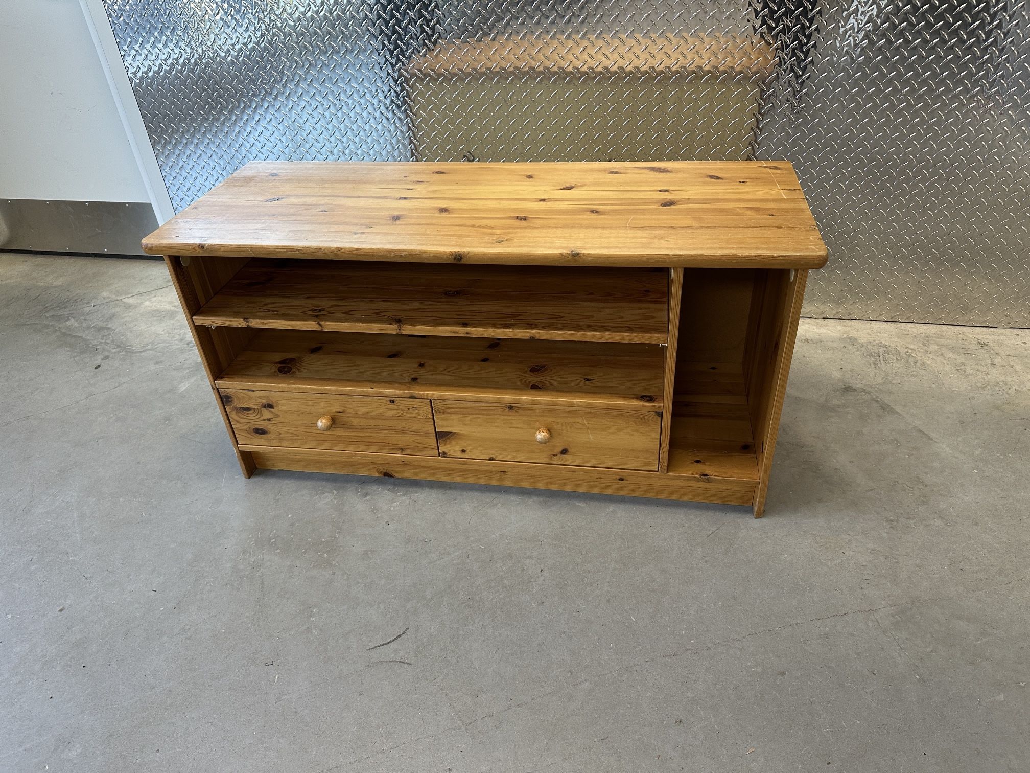 Solid Wooden Tv Stand / Coffee Table Very Sturdy Not Heavy 
