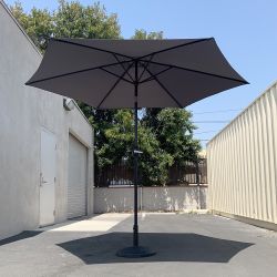 New in box $60 Patio Umbrella Set (10 FT Umbrella and 26lbs Weight Base) Tilt Crank, Outdoor Garden Market 
