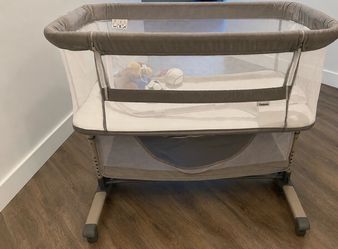 Cowiewie Bassinet Bedside Sleeper, Breathable and Adjustable, Grey