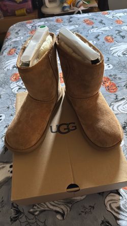 Uggs boots kids classic