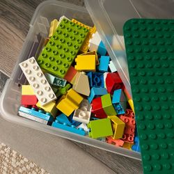 200+ Lego Duplo Set With Box & Lid And Baseplate