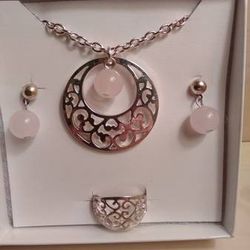 Fashion Jewelry 4-piece Set with Pink Bead

