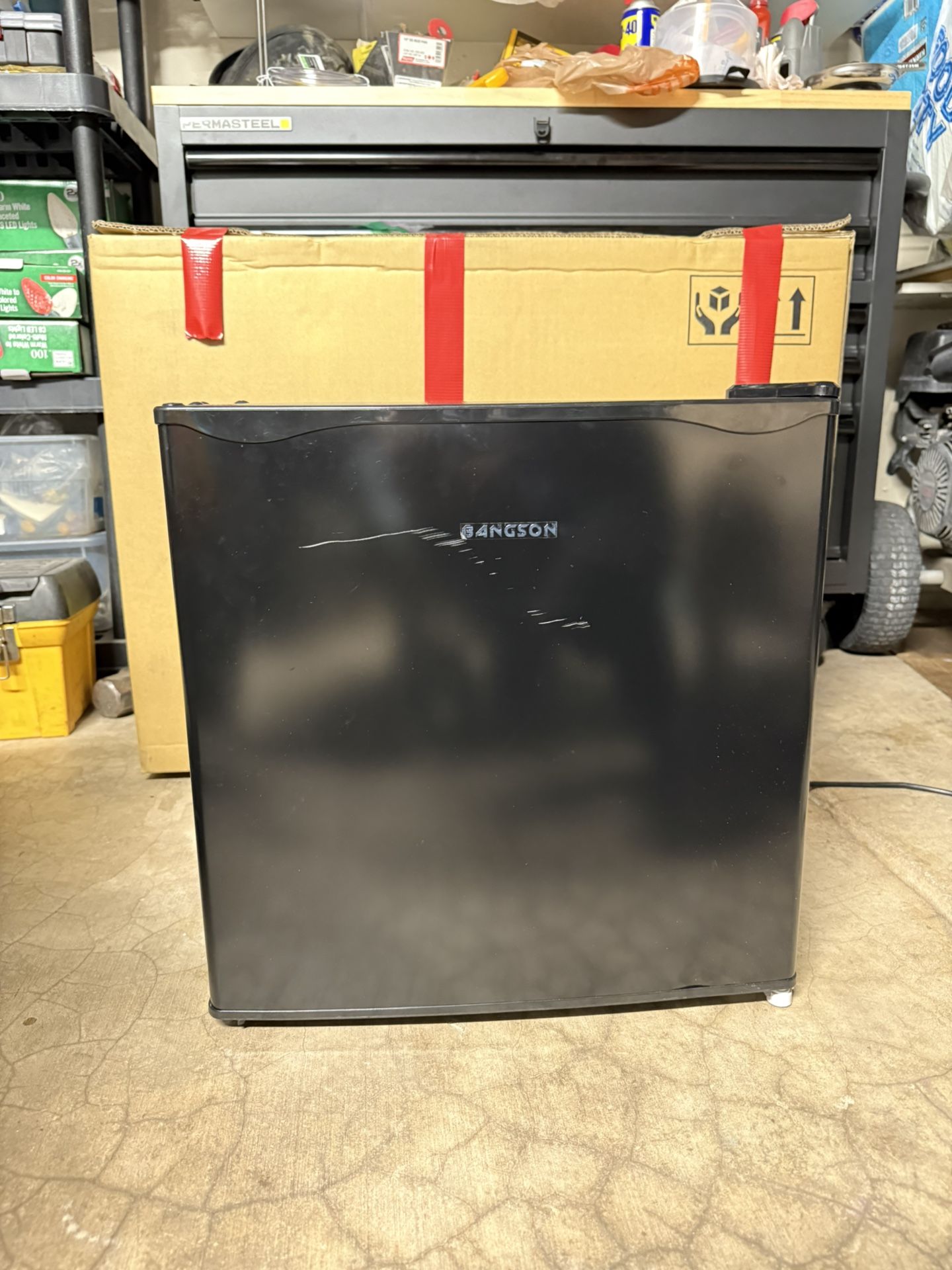 Bangson Mini Fridge/Freezer 