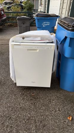 Whirlpool White Built-In Dishwasher