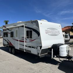 Shockwave Toy Hauler 2010 T21FS