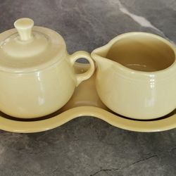 Fiestaware Yellow Creamer & Sugar Bowl Set w Tray Homer Laughlin 4 Piece Fiesta 