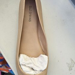 NEW, WOMEN'S FLATS SIZE 9
