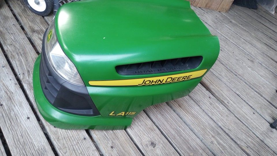 JOHN DEERE RIDING MOWER HOOD